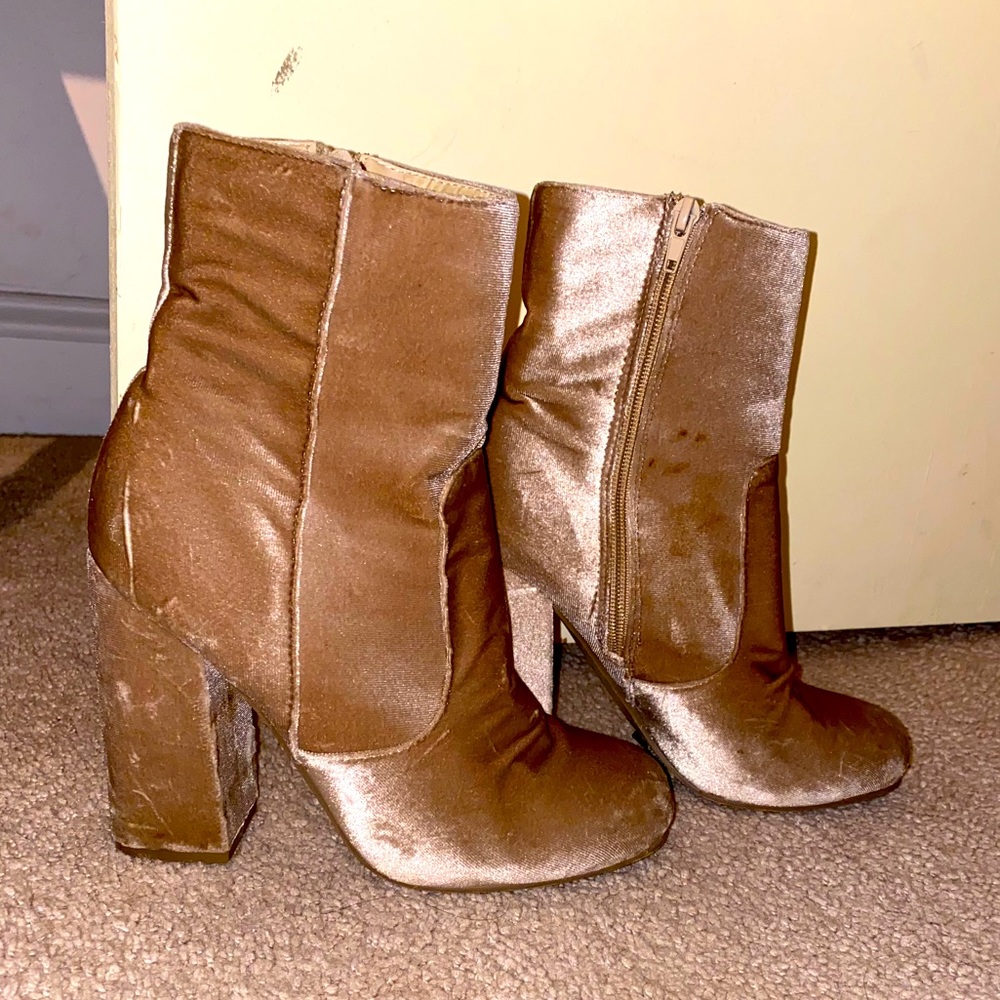 Sexy velvet heeled bootie